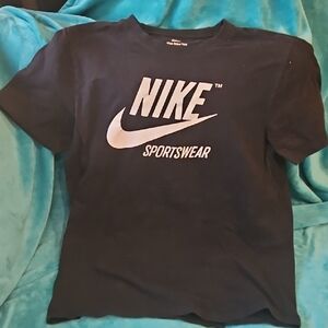 Nike Med Blk T Shirt